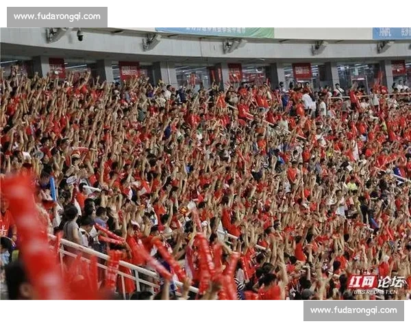湘超揭幕战燃爆贺龙！4 万球迷人浪席卷全场